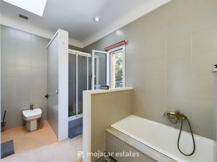 Image No.20-3 Bed Villa for sale