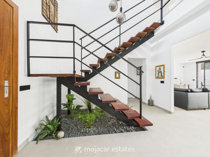 Image No.5-4 Bed Villa for sale