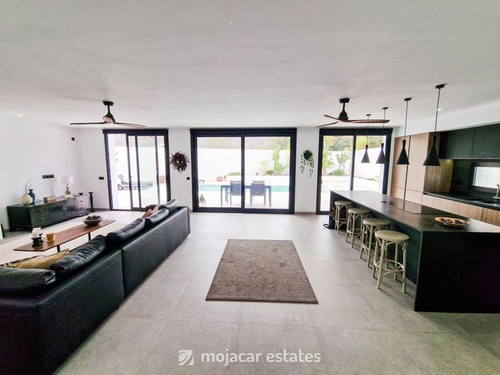 Image No.7-4 Bed Villa for sale