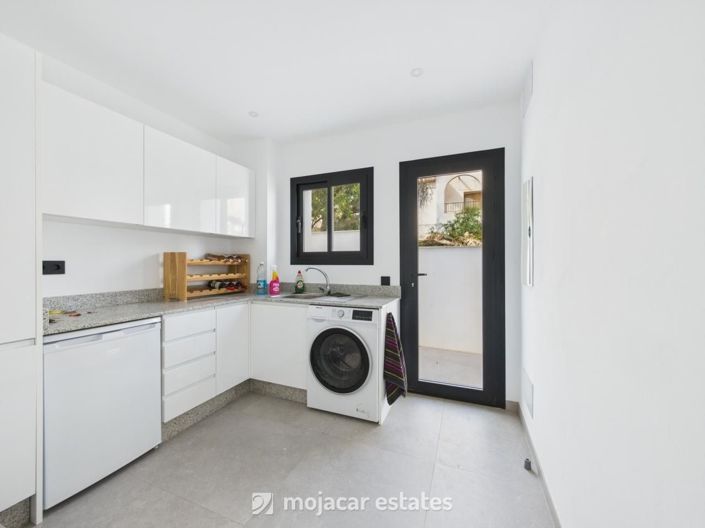 Image No.10-4 Bed Villa for sale