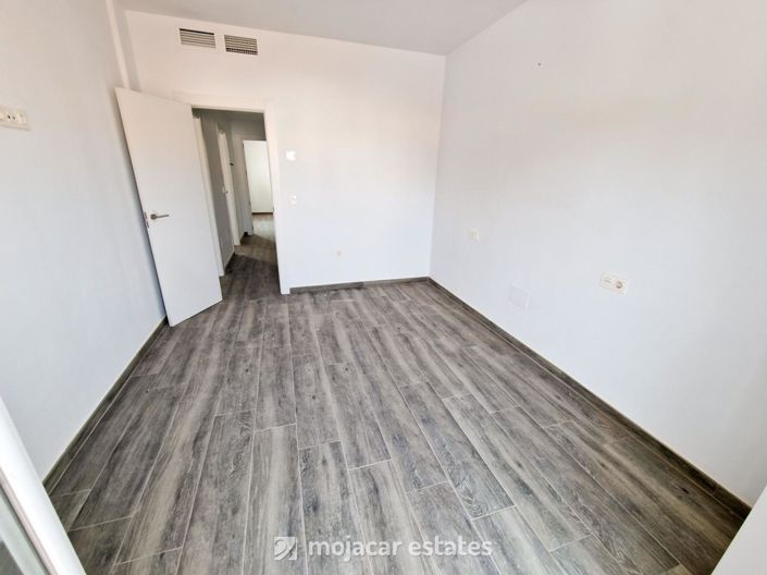 Image No.11-3 Bed Townhouse for sale