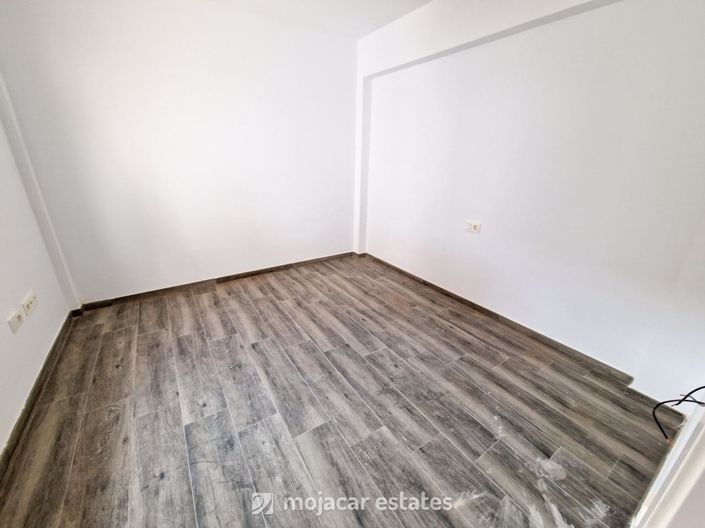 Image No.18-3 Bed Townhouse for sale