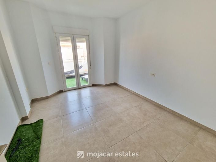 Image No.9-3 Bed Townhouse for sale