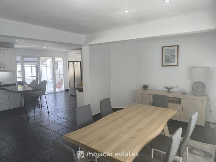 Image No.5-3 Bed Villa for sale