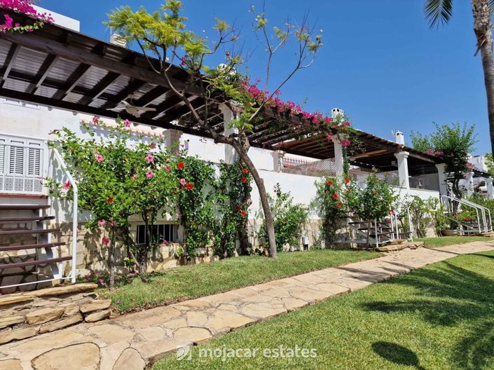 Image No.21-3 Bed Townhouse for sale