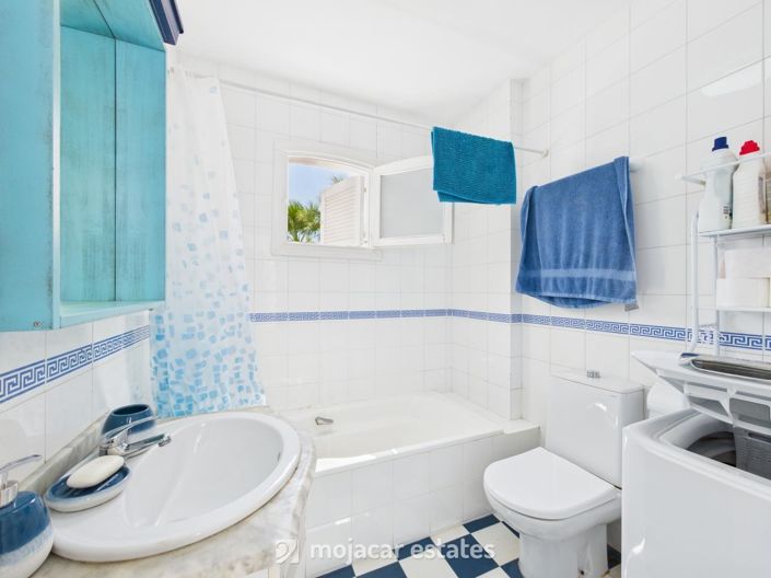 Image No.14-3 Bed Townhouse for sale