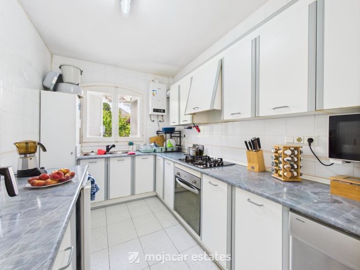 Image No.5-3 Bed Townhouse for sale