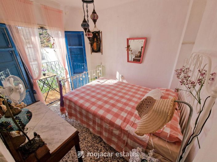 Image No.12-2 Bed Apartment for sale