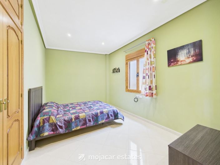 Image No.7-3 Bed Townhouse for sale