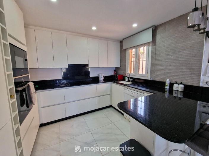 Image No.7-4 Bed Villa for sale