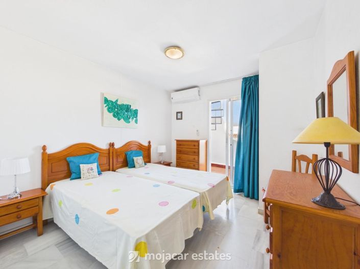 Image No.13-2 Bed Townhouse for sale