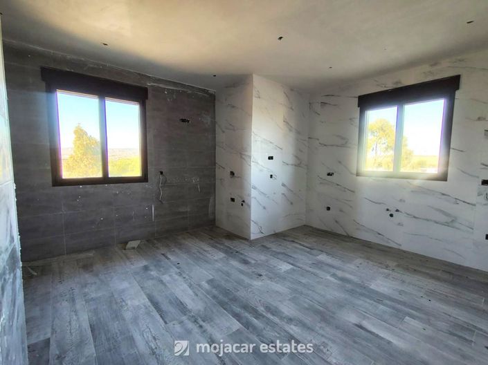 Image No.14-Villa for sale