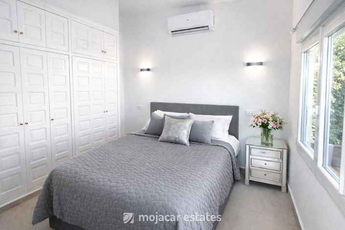 Image No.10-3 Bed Villa for sale