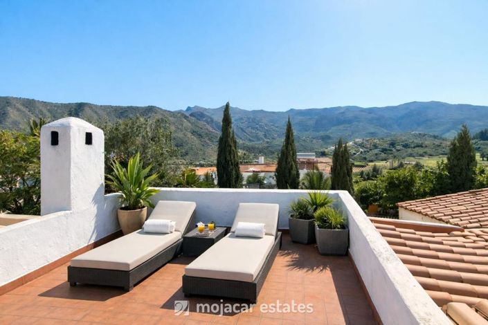 Image No.2-3 Bed Villa for sale