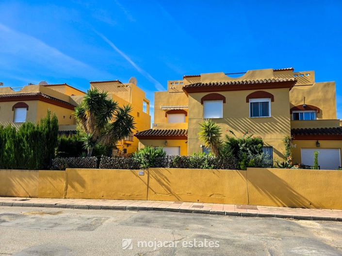 Image No.18-3 Bed Apartment for sale
