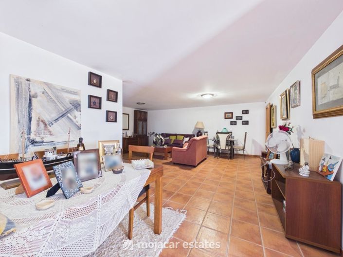 Image No.17-5 Bed Villa for sale