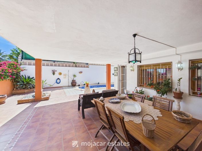Image No.3-5 Bed Villa for sale
