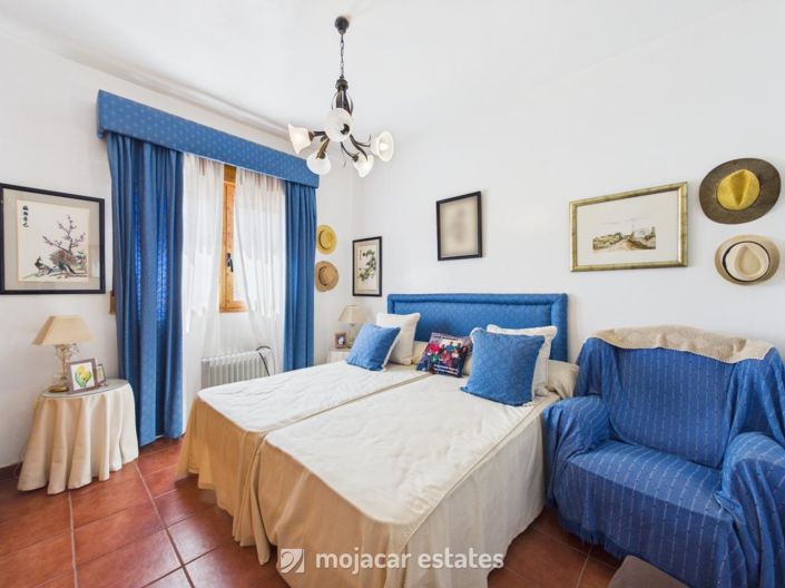 Image No.10-5 Bed Villa for sale