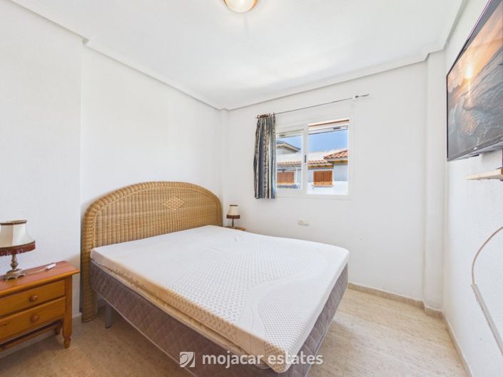 Image No.13-2 Bed Townhouse for sale