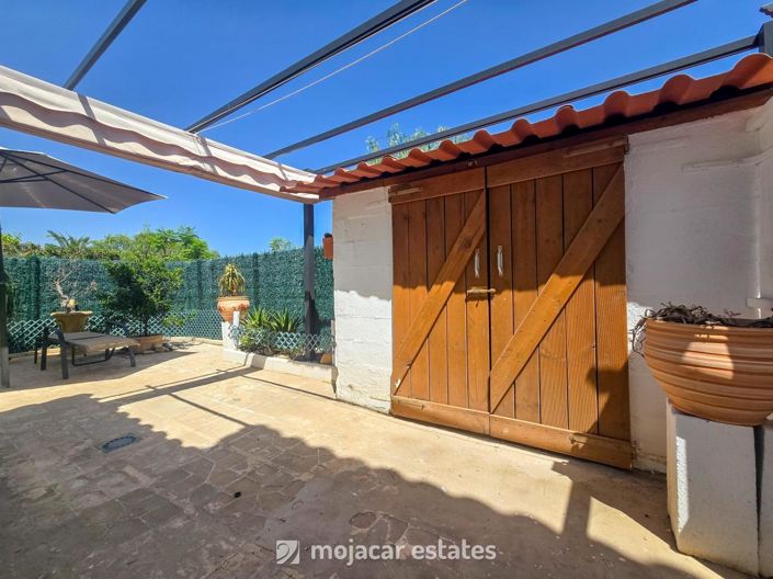 Image No.20-2 Bed Townhouse for sale
