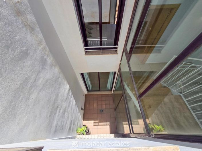 Image No.8-3 Bed Townhouse for sale
