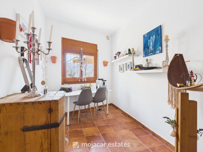 Image No.4-2 Bed Townhouse for sale