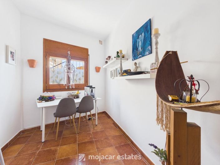 Image No.6-2 Bed Townhouse for sale