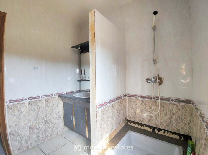 Image No.16-2 Bed Country House for sale