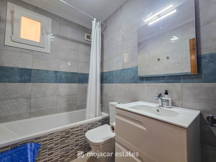 Image No.11-3 Bed Townhouse for sale