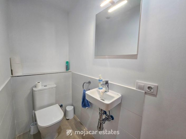 Image No.13-3 Bed Townhouse for sale