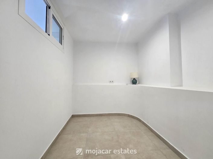 Image No.15-3 Bed Townhouse for sale