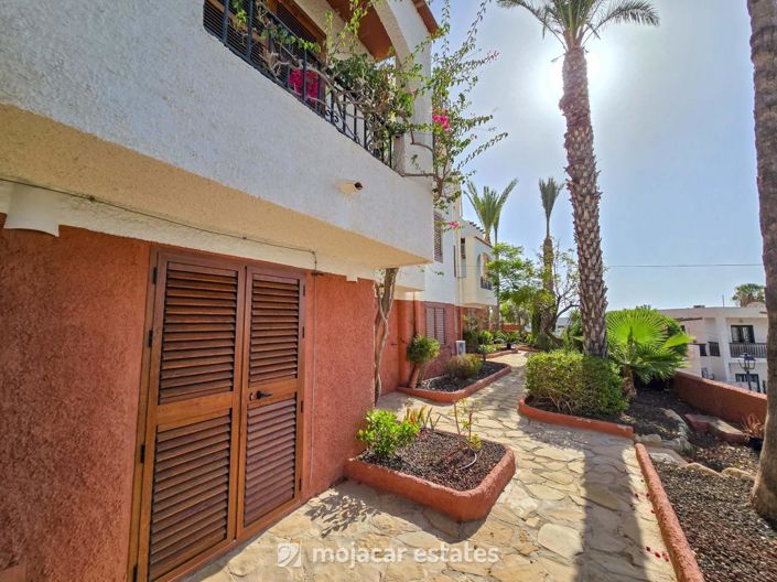 Image No.21-3 Bed Townhouse for sale
