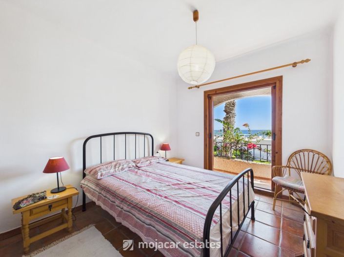 Image No.9-3 Bed Townhouse for sale