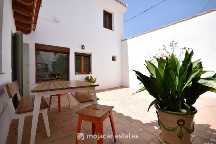 Image No.10-3 Bed Country House for sale