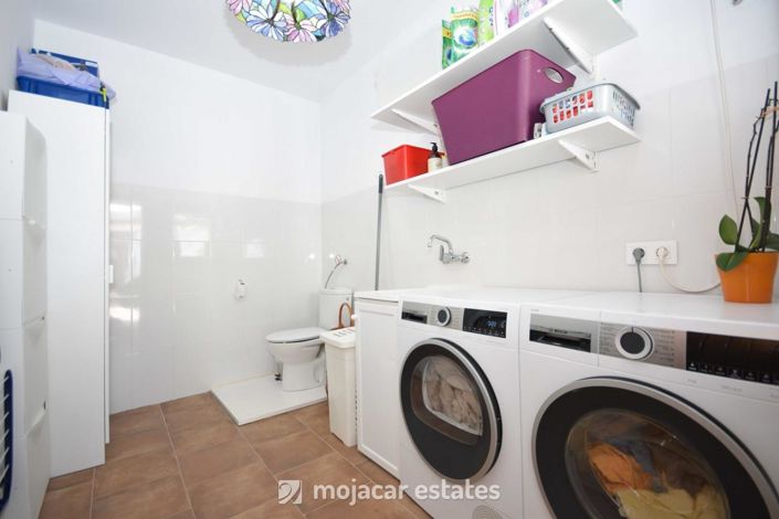 Image No.18-3 Bed Country House for sale