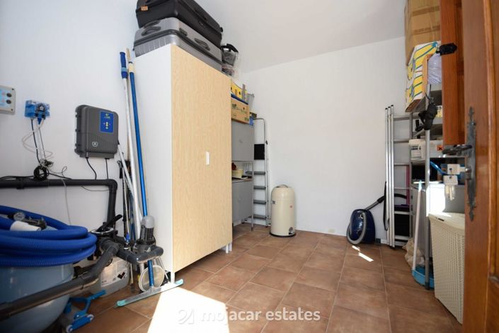 Image No.19-3 Bed Country House for sale