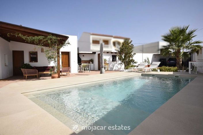 Image No.2-3 Bed Country House for sale
