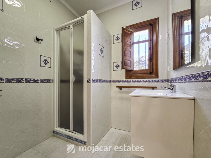 Image No.12-4 Bed Villa for sale