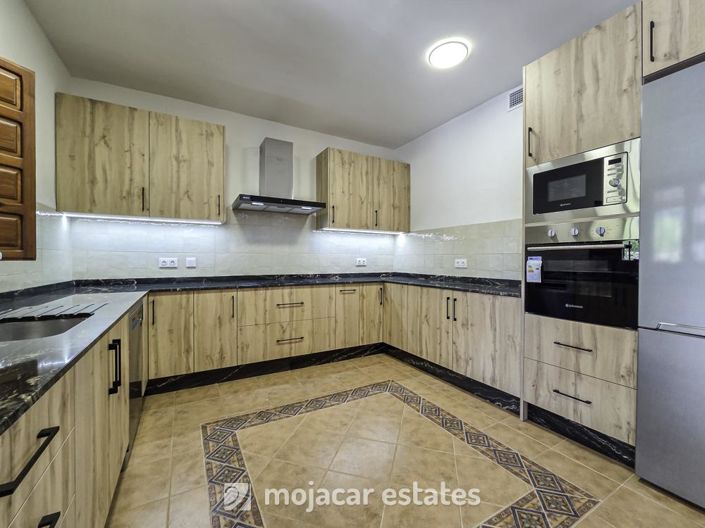 Image No.8-4 Bed Villa for sale