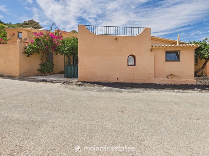 Image No.18-2 Bed Villa for sale