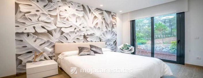 Image No.10-3 Bed Villa for sale