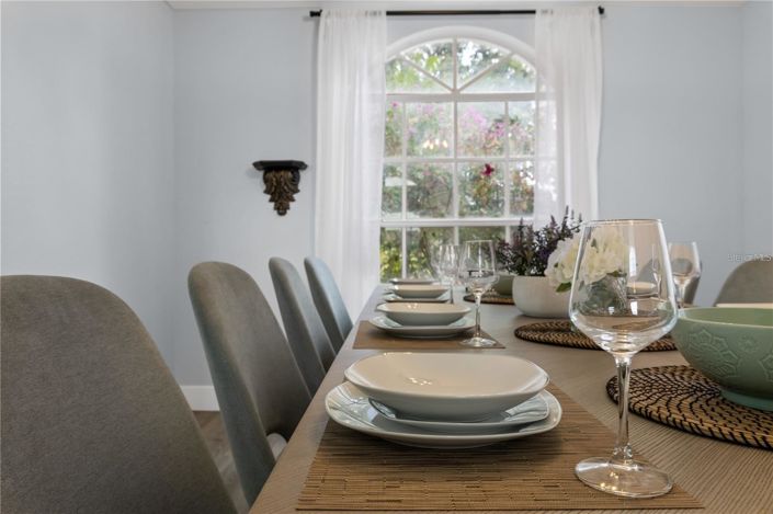 Image No.32-6 Bed House for sale