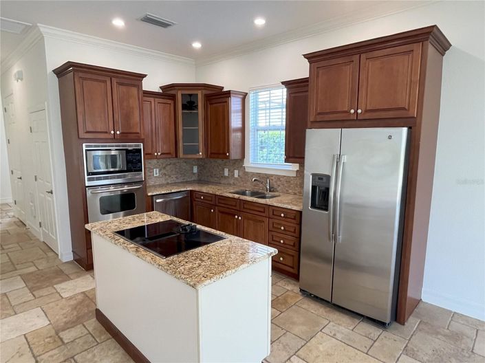 Image No.36-5 Bed House for sale