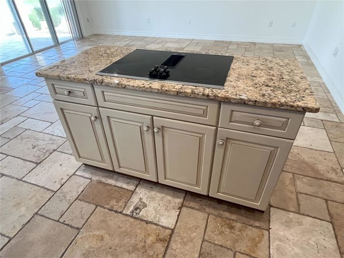 Image No.40-5 Bed House for sale