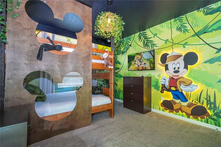 Image No.15-5 Bed Townhouse for sale