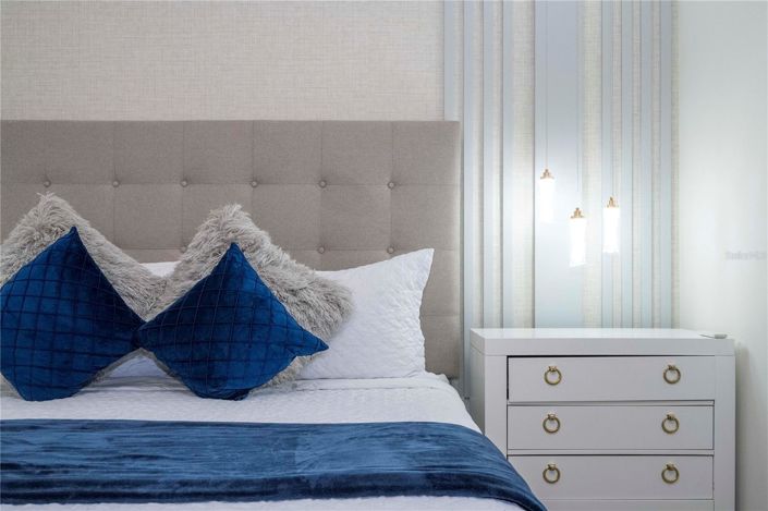 Image No.8-5 Bed Townhouse for sale