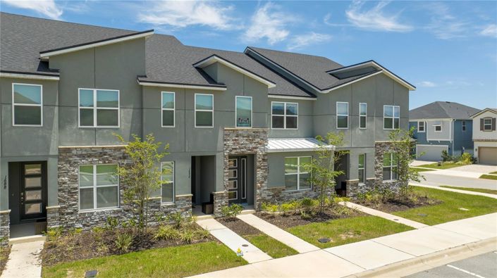 Image No.99-5 Bed Townhouse for sale