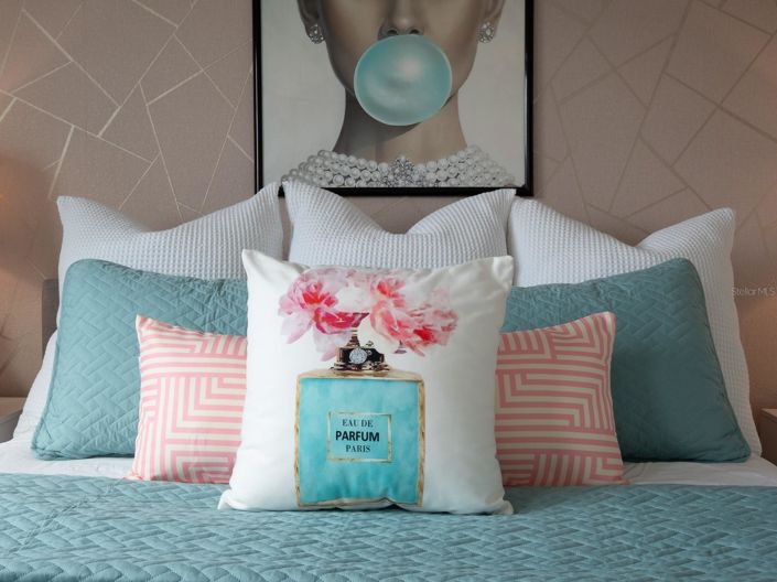 Image No.36-6 Bed House for sale