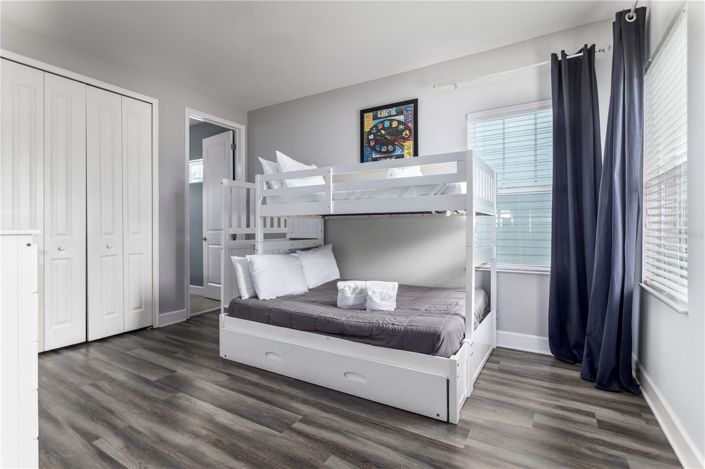 Image No.35-5 Bed House for sale