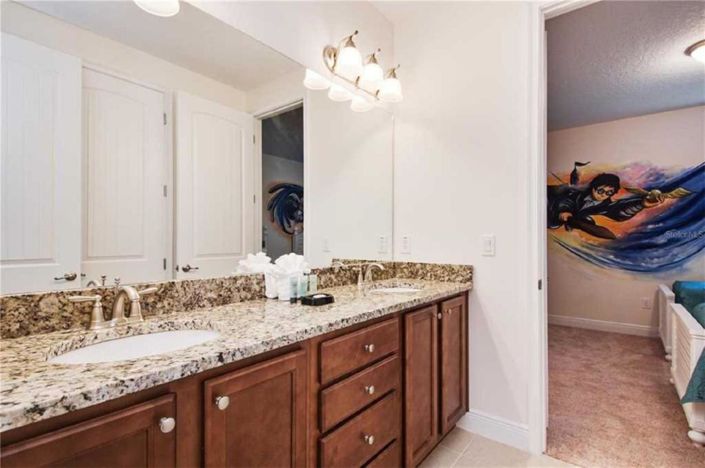 Image No.14-8 Bed House for sale